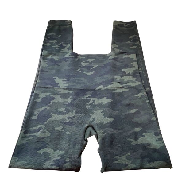 SPANX Look At Me Now Seamless Leggings Green Camo‎ Size Med - Picture 8 of 8